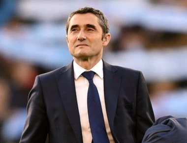 Σκέφτεται να ανανεώσει ο Βαλβέρδε στη Μπαρτσελόνα